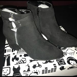 Size 6, black and silver ankle booties.